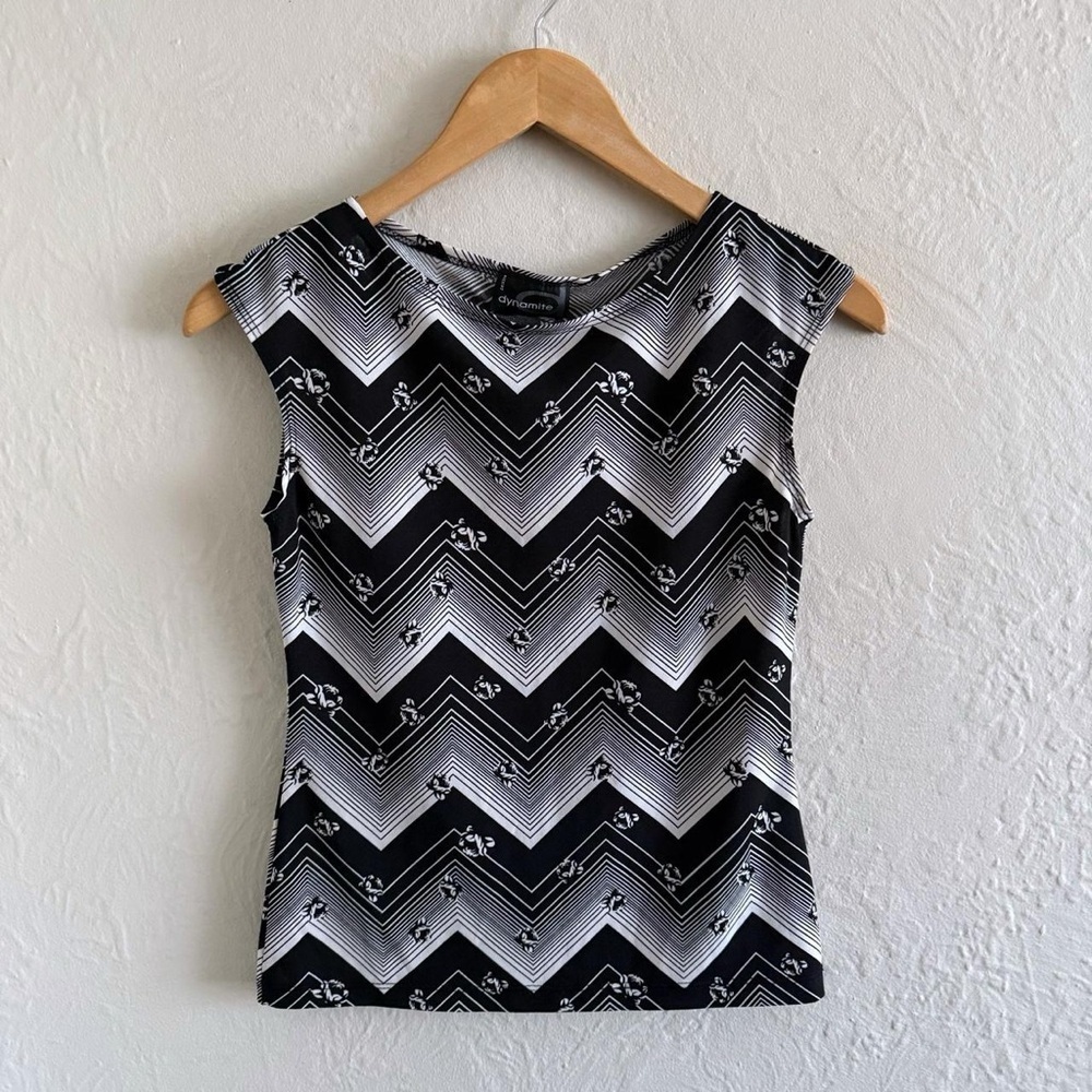 Y2K Dynamite Black and White Chevron Tank Top Size S
